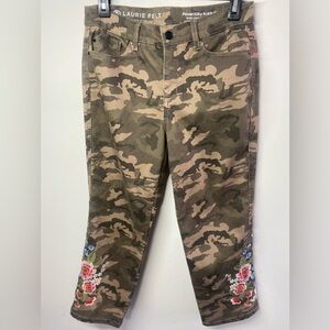 Laurie Felt Camouflage Floral Ankle Jeans